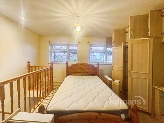 Blackamoor Lane, Maidenhead, SL6 - Photo 1