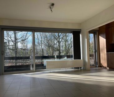 Centraal gelegen appartement met 2 slaapkamers en garagebox! - Photo 1