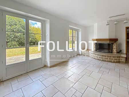 À louer : Maison familiale avec jardin à Fougères - Réf.2512CV - Photo 2