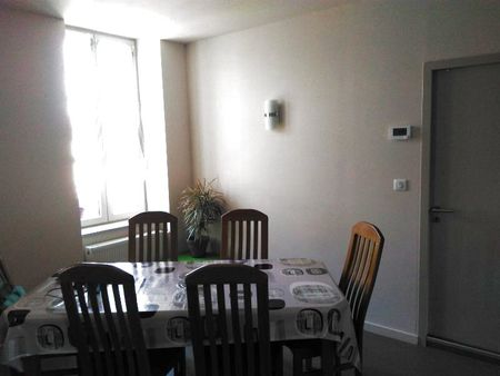 Location Appartement 2 pièces 54m² CHARLIEU 42190 - Photo 5