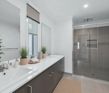 Brand New Luxury Family Home in Prime Aintree Location ! - Photo 3