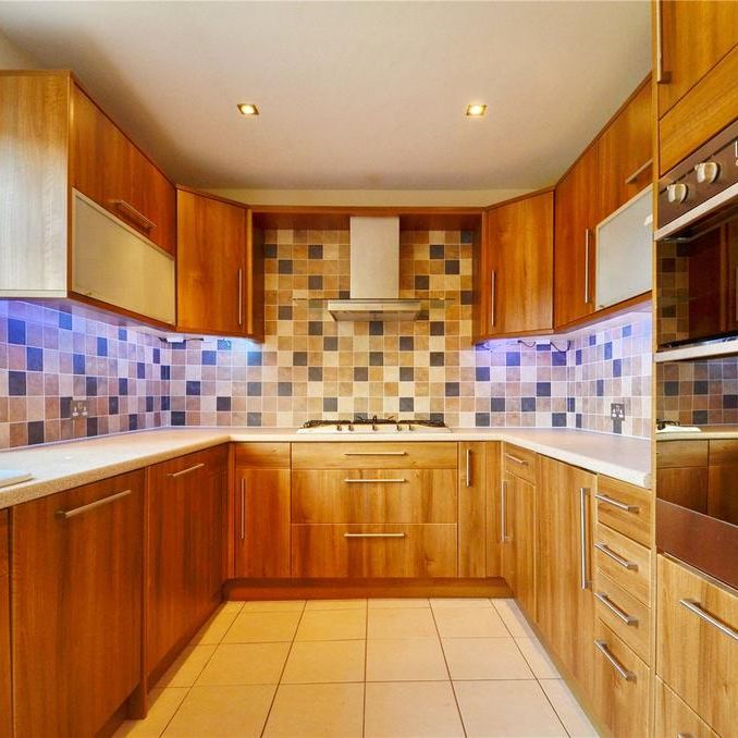 1 bedroom semi-detached house to rent - Photo 1