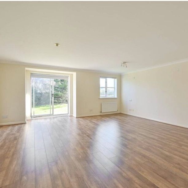 2 Bed Flat, Harland Close, SW19 - Photo 1