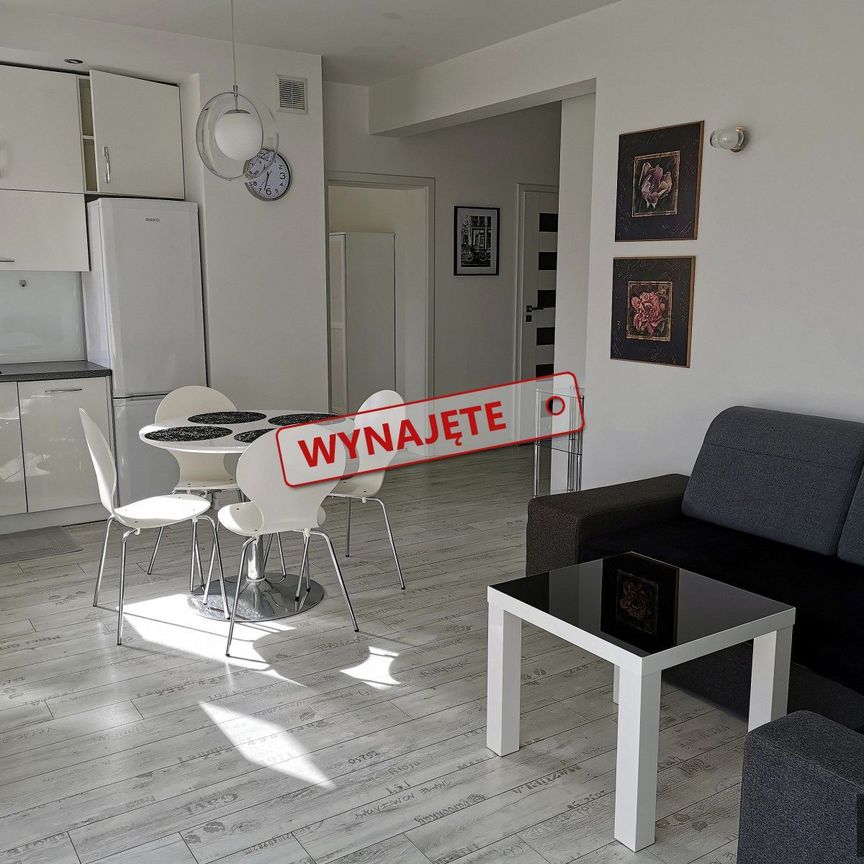 3 pokoje z miejscem parkingowym na strzeżonym osiedlu! - Фото 1