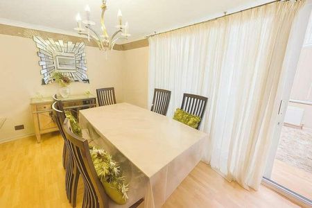 Martian Avenue, Hemel Hempstead, HP2 - Photo 2