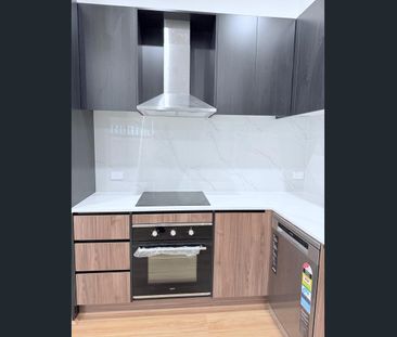 Brand new 2-Bedroom Flat in Convenient Location - Photo 5