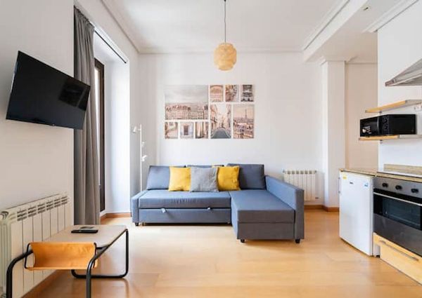 Calle de Cervantes, Madrid, Community of Madrid 28014