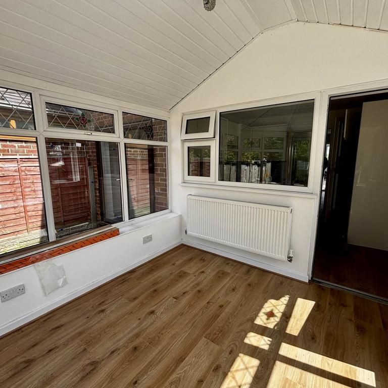 3 bedroom semi-detached house to rent - Photo 1