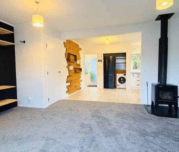 Cosy Two-Bedroom Townhouse with Extra Space and Outdoor Living - Photo 1
