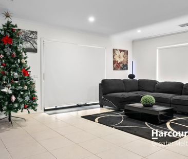 Spacious Family Living in a Sought-After Fraser Rise Pocket - Photo 1