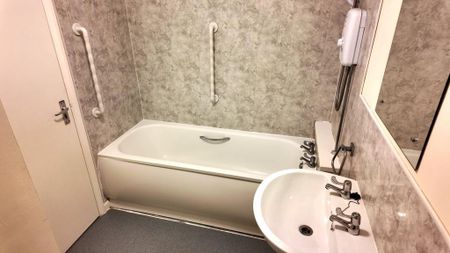 1 bedroom flat to rent - Photo 5