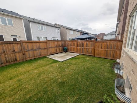 Gorgeous 4 Bedroom Fully Detached Home in Haldimand! - Photo 4