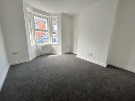 4 bedroom terraced house to rent - Photo 2