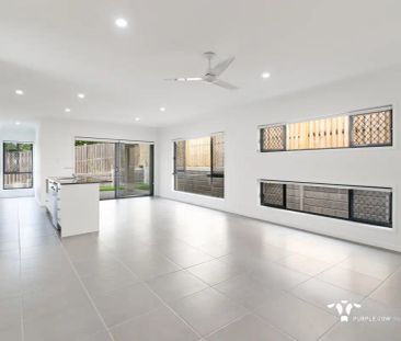 “Two living, Butlers pantry, Aircon and Large Living areas.” - Photo 5