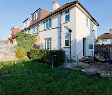 3 bedroom end of terrace house to rent - Photo 3