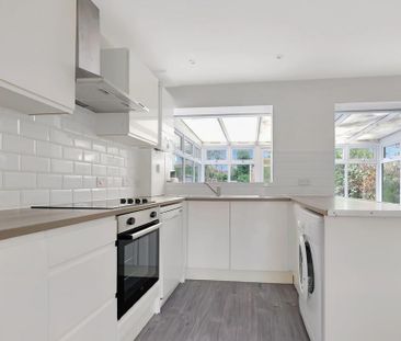 3 bedroom terraced house to rent - Photo 6
