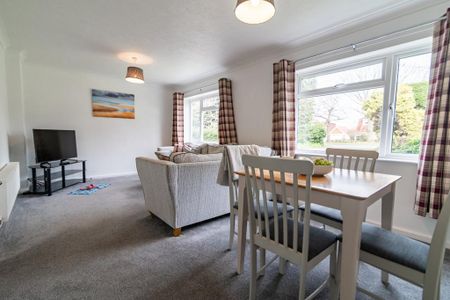 4 bedroom detached house to rent - Photo 4