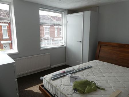 5 bedroom detached house to rent - Photo 4