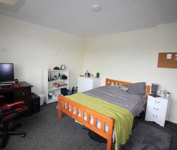 6 bedroom detached house to rent - Photo 6