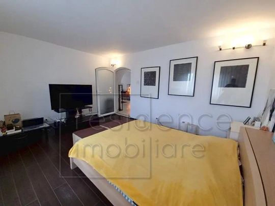 Pet friendly! Apartament 4 camere, Plopilor, zona Parcul Babes+Parcare - Fotografie 1
