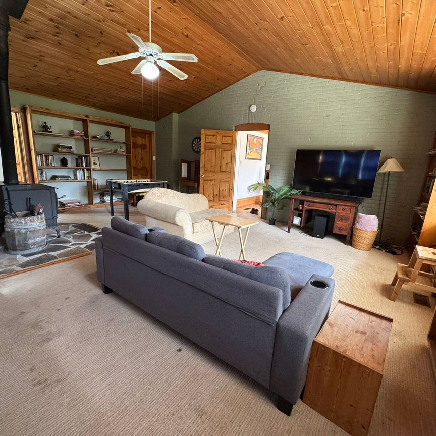 For Lease - 18692 Kennedy Road, Caledon, Ontario - Photo 1