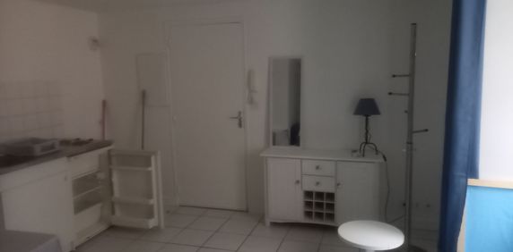 LAVAL Studio meublé de 21 m² - Photo 2