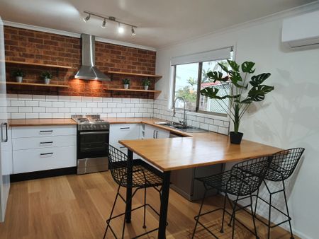 Renovated Two Bedroom Townhouse - Photo 3