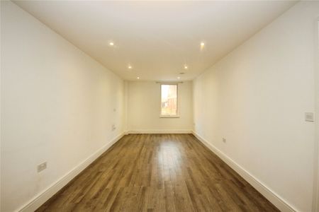 Gaumont Place, London, SW2 4GB - Photo 4