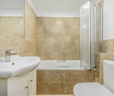 Studio to rent - Photo 6