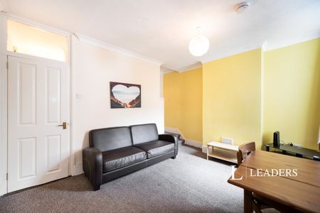 3 bedroom house to rent Goodwood Road, Southsea, PO5 - Photo 3