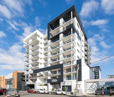 Large Apt with huge balcony on a high floor - Photo 1