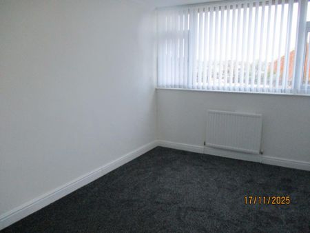 3 bedroom terraced house to rent - Photo 3