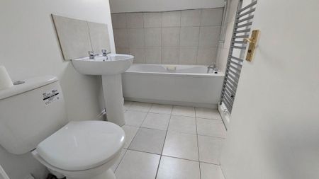 2 bedroom flat to rent - Photo 5