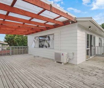 Spacious 3-Bedroom + Office / Studio in Henderson - Photo 2