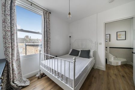 2 bedroom flat to rent - Photo 3