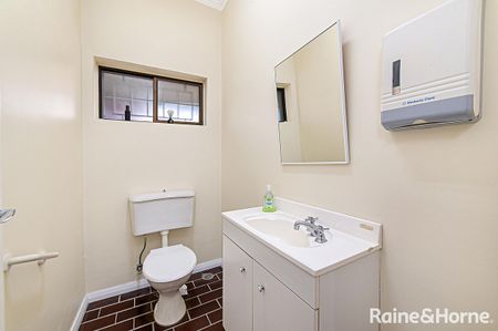 Charming 3-Bedroom Home for Lease in Five Dock - Photo 3