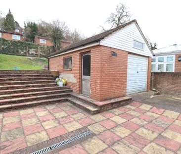 Chairborough Road, High Wycombe - Photo 2