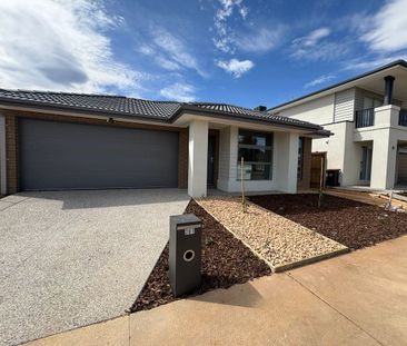 BRAND NEW! Modern Luxury Residence amongst sustainable surrounds - Photo 1