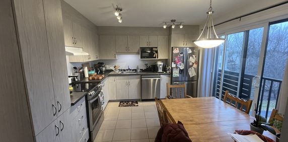 4 1/2 à Louer - Photo 2