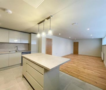 4 bedroom mews to rent - Photo 5
