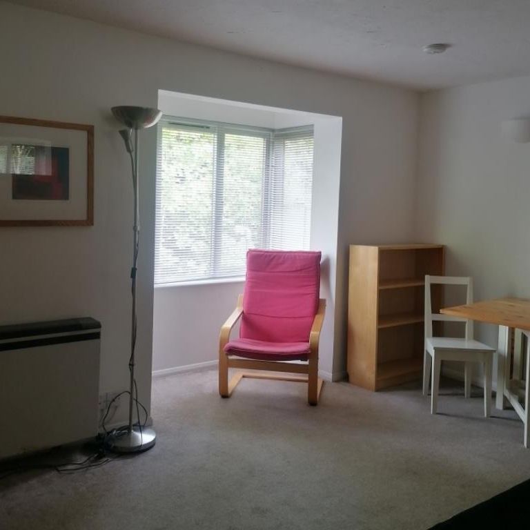 Studio to rent - Photo 1