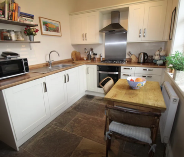 2 bedroom terraced house to rent - Photo 2