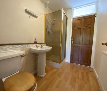 4 bedroom detached house to rent - Photo 4