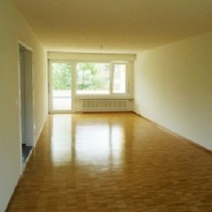 Grosszügige und kinderfreundliche Wohnung an attraktiver Wohnlage - Photo 2