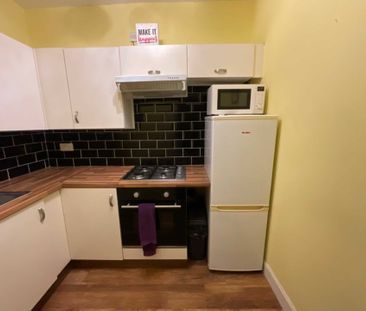 Price £895 pcm - Available Now - Unfurnished - Photo 6