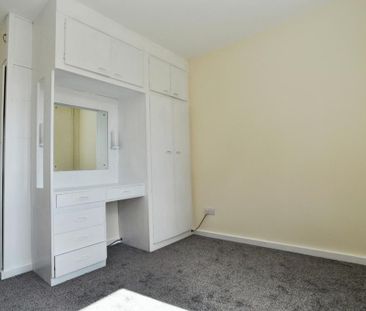 4 bedroom bungalow to rent - Photo 2