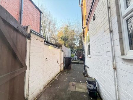 2 bedroom terraced house to rent - Photo 3