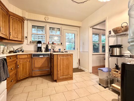 For Lease - 6 Fairhill Crescent, Toronto, Ontario - Photo 1