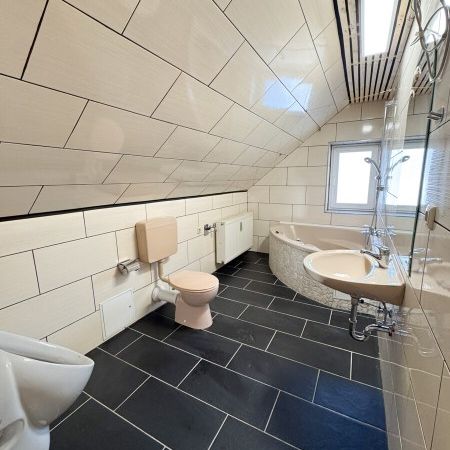 Wohnen im Grünen – 3-Raum-Wohnung mit Garage in Schneeberg - Foto 1