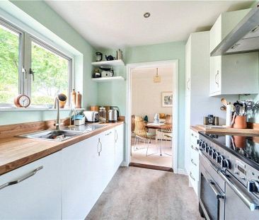 2 bedroom semi-detached bungalow to rent - Photo 6